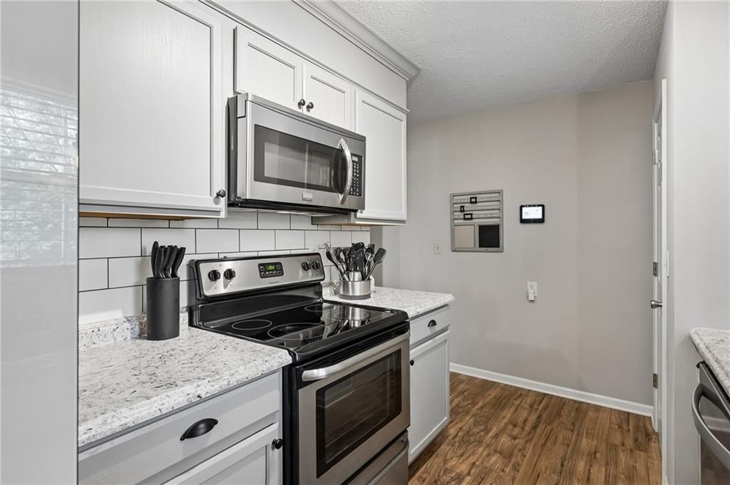 1506 Hawthorn Circle — photo 11