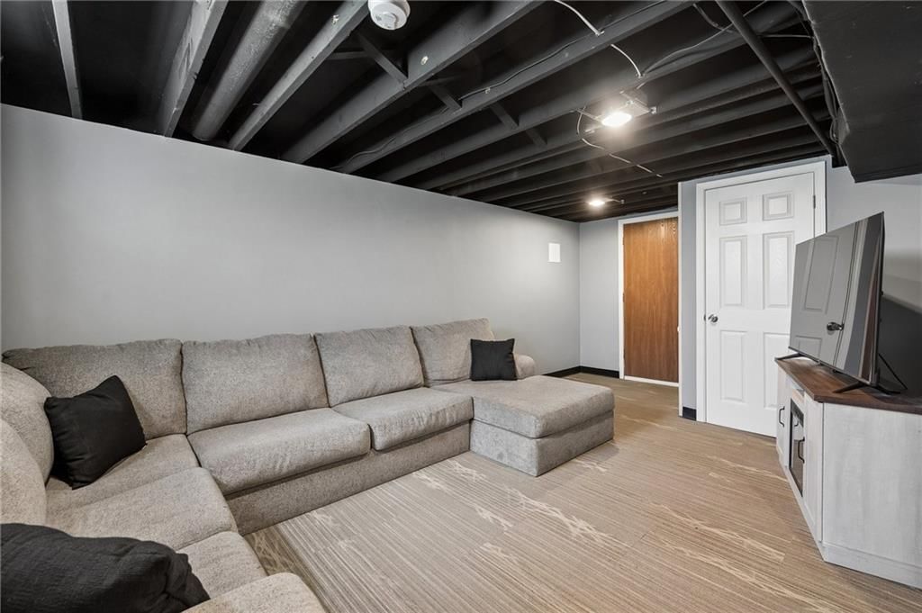 1506 Hawthorn Circle — photo 21