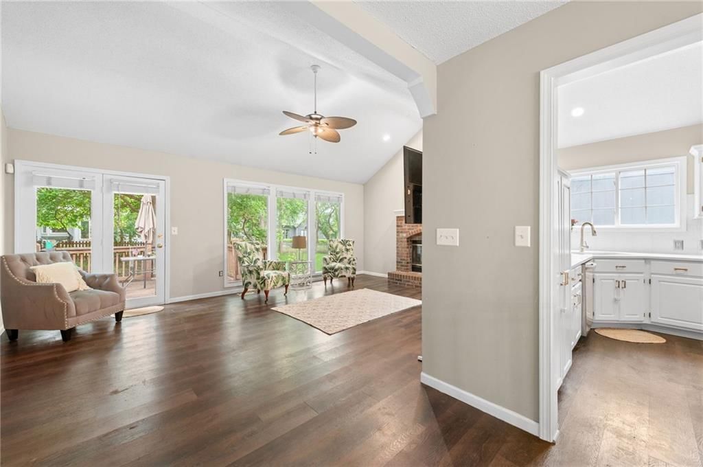 5016 Chouteau Street — photo 4