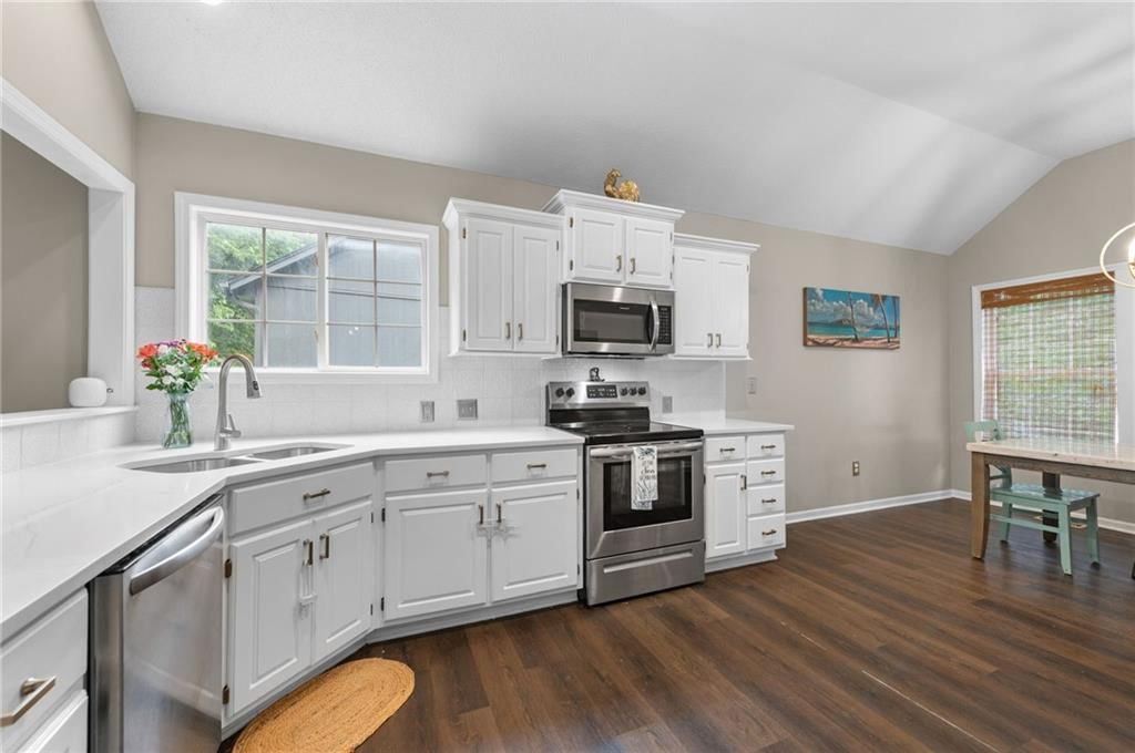 5016 Chouteau Street — photo 8