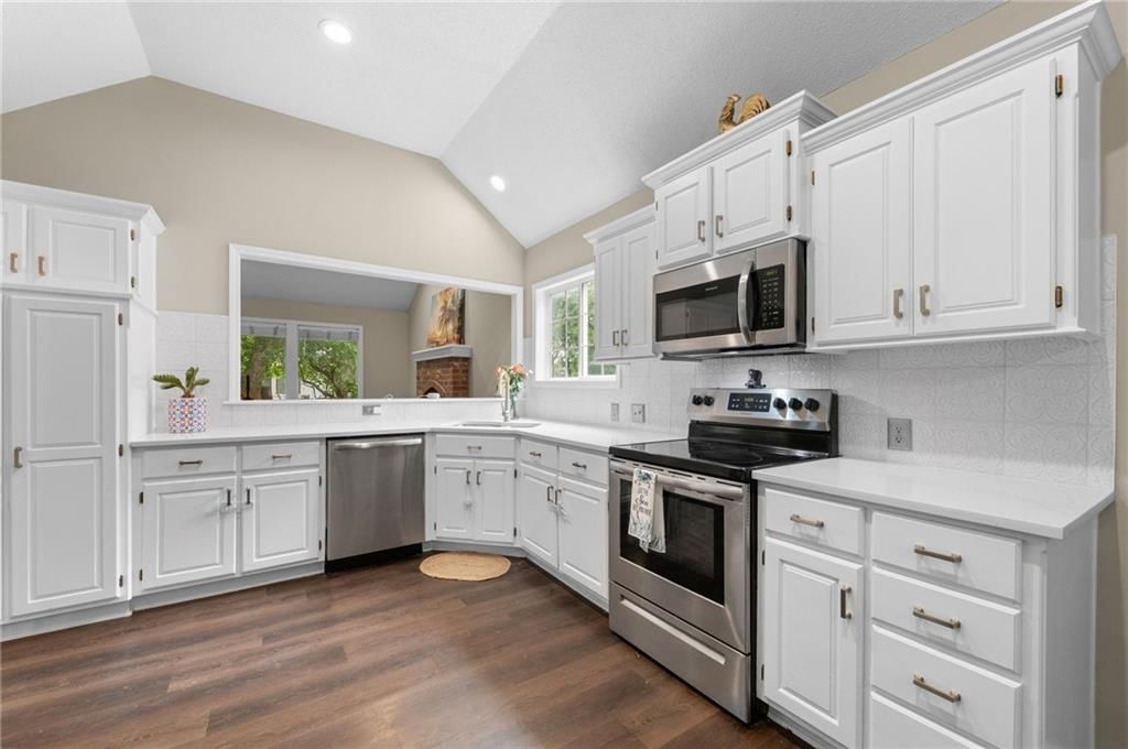 5016 Chouteau Street — photo 10