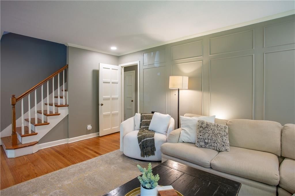 5639 Maple Street — photo 8