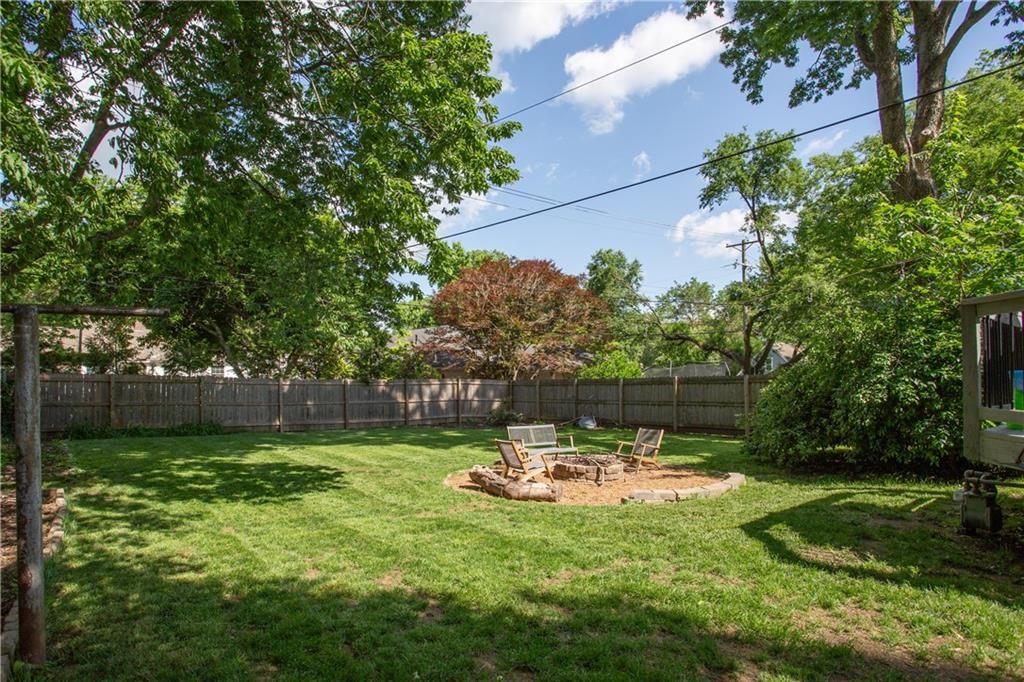 5639 Maple Street — photo 38