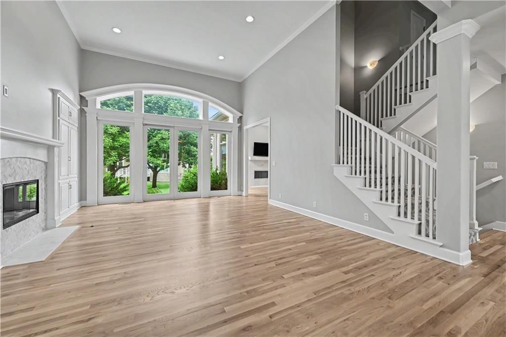 5802 W 140th Terrace — photo 3
