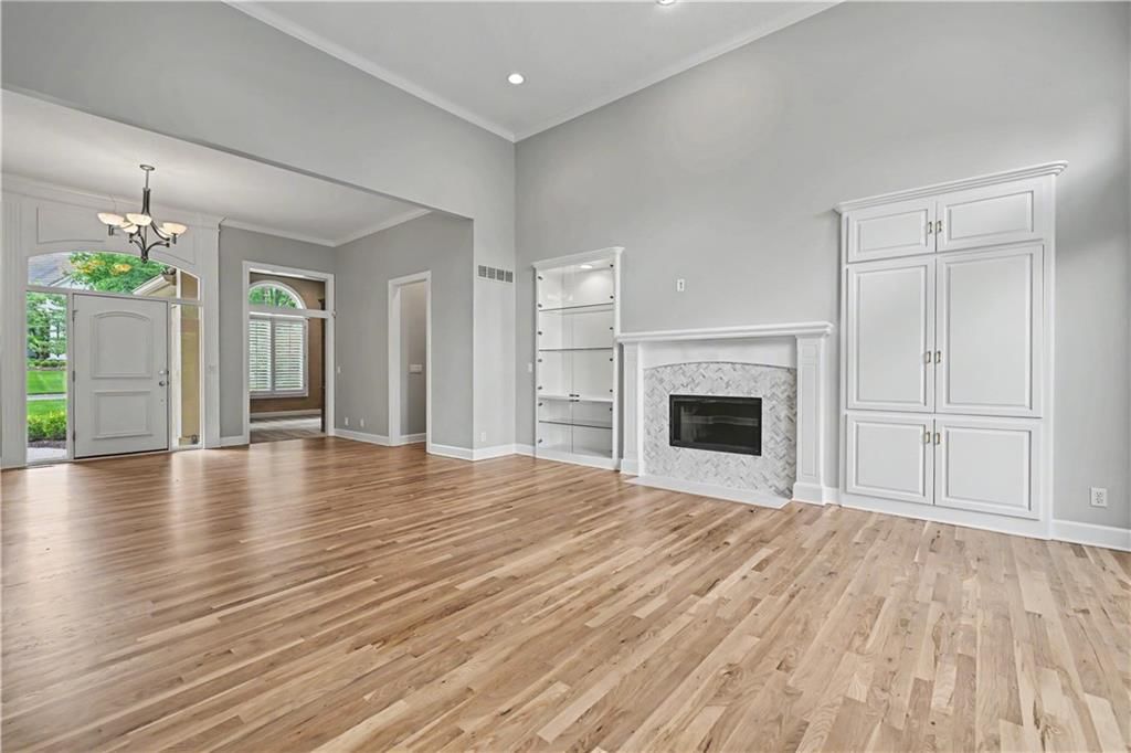 5802 W 140th Terrace — photo 4