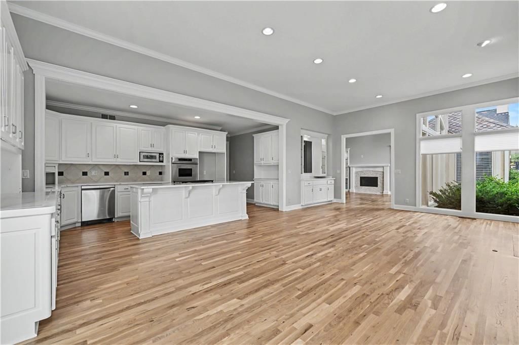 5802 W 140th Terrace — photo 11