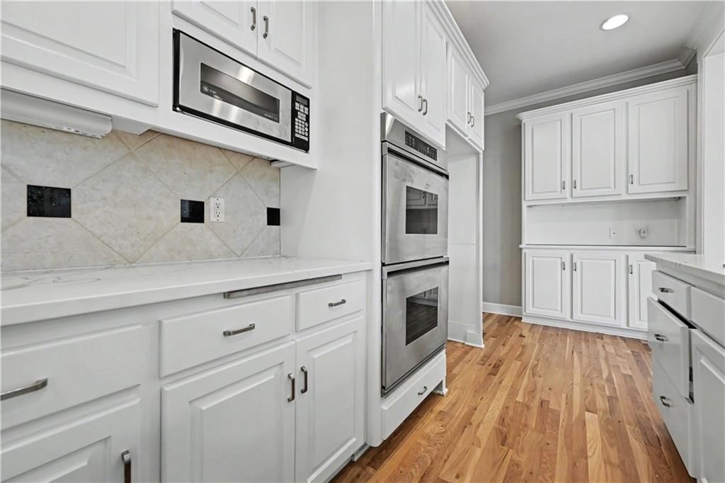 5802 W 140th Terrace — photo 17