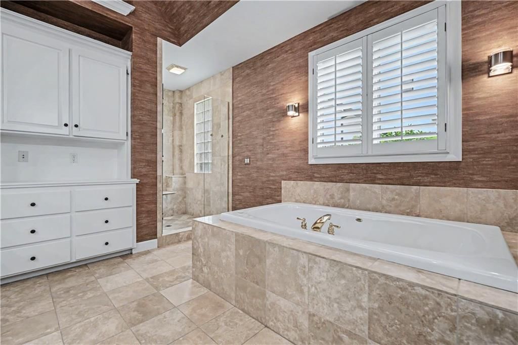5802 W 140th Terrace — photo 20