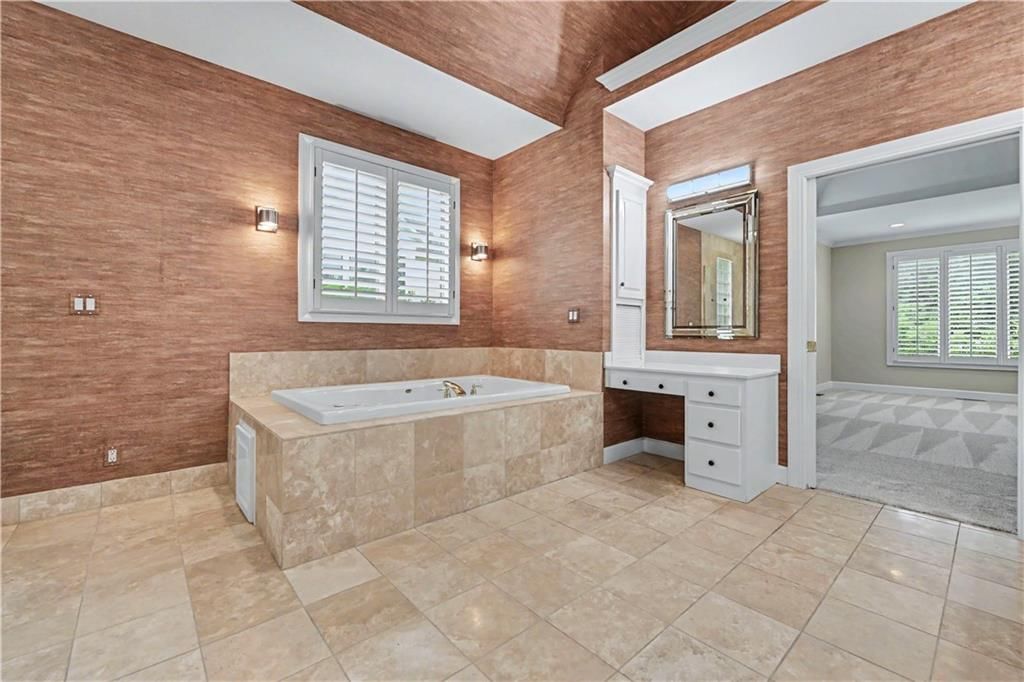 5802 W 140th Terrace — photo 22