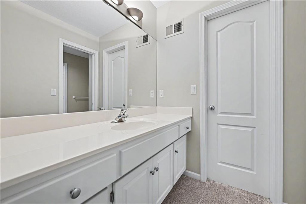 5802 W 140th Terrace — photo 29