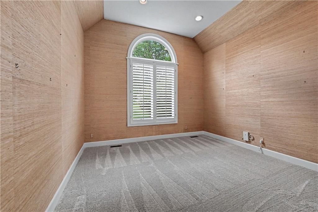 5802 W 140th Terrace — photo 32