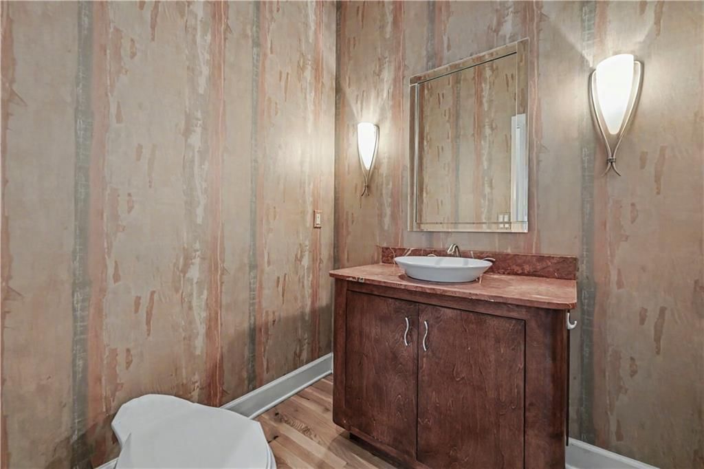 5802 W 140th Terrace — photo 33