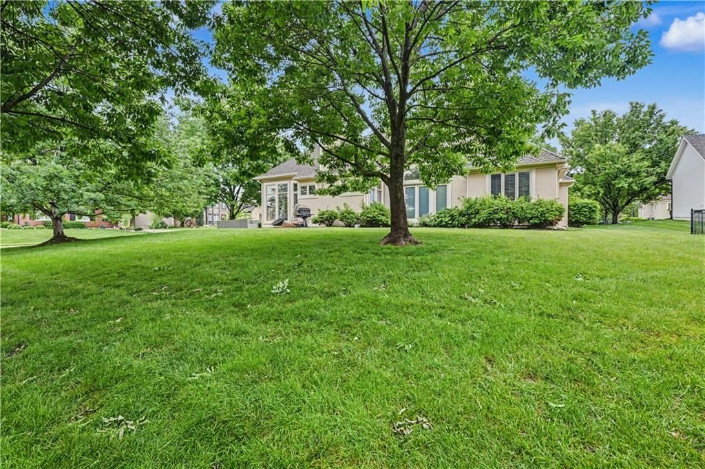 5802 W 140th Terrace — photo 34