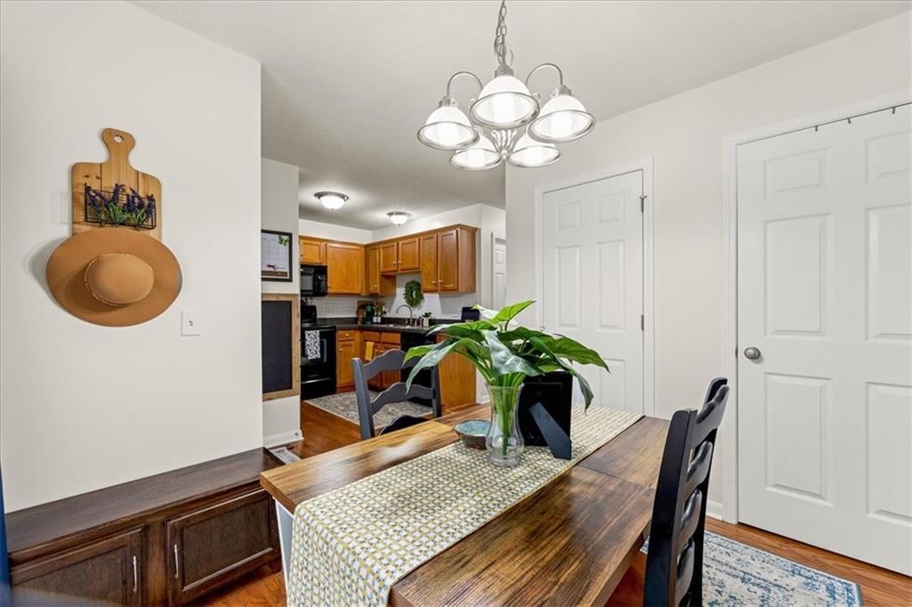 8104 N Oakley Avenue — photo 10