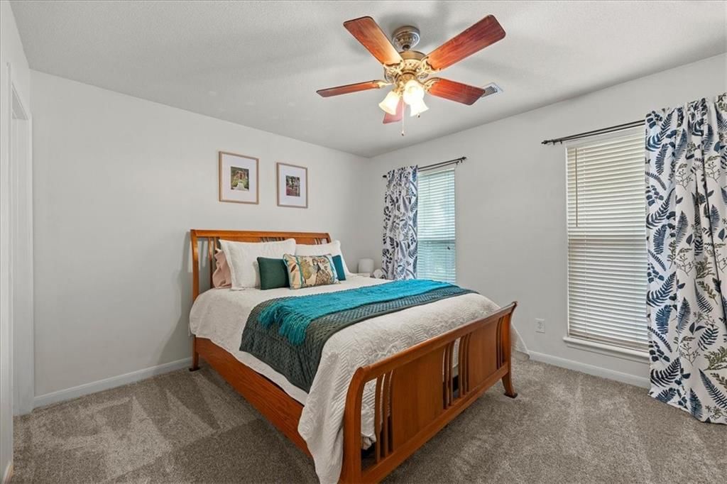 8104 N Oakley Avenue — photo 14