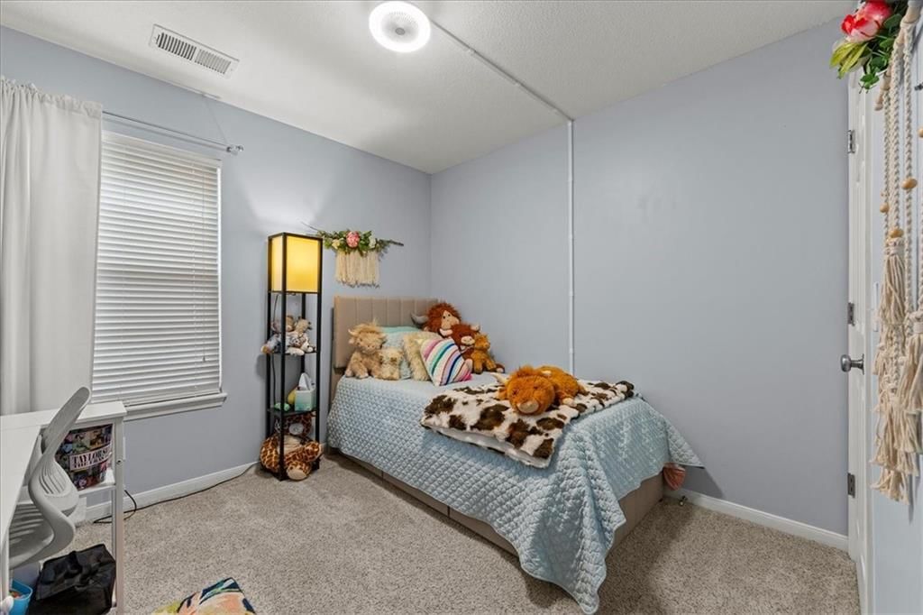 8104 N Oakley Avenue — photo 17