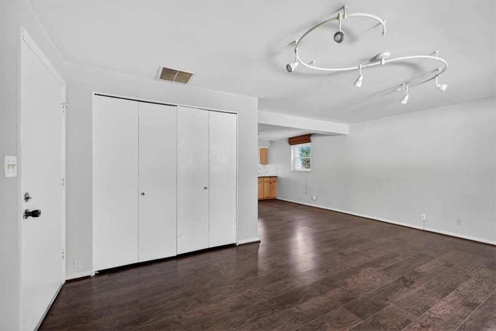 4430 Jarboe Street — photo 6