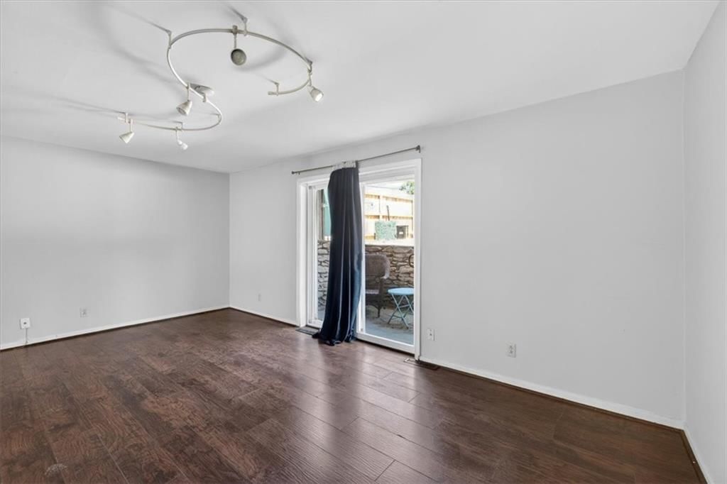 4430 Jarboe Street — photo 7