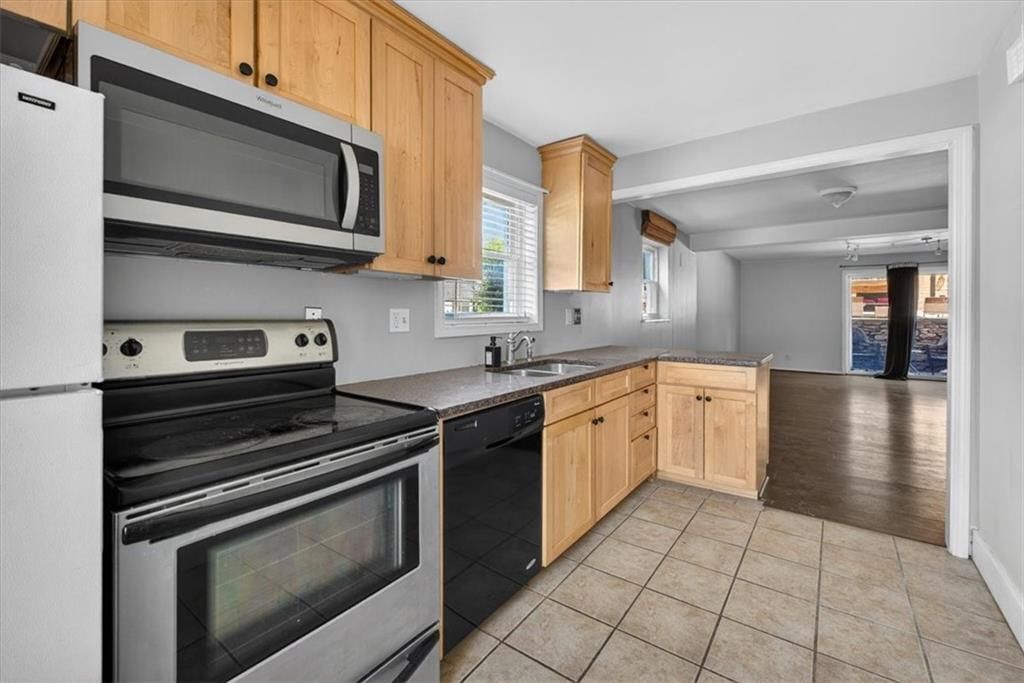 4430 Jarboe Street — photo 10