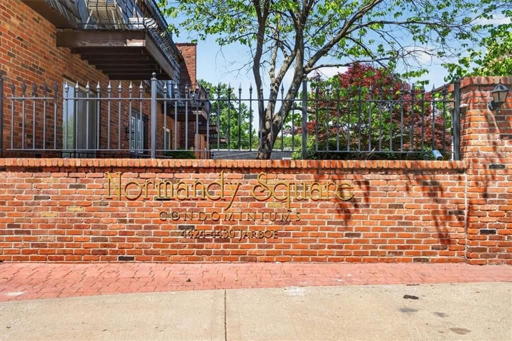 4430 Jarboe Street — photo 31