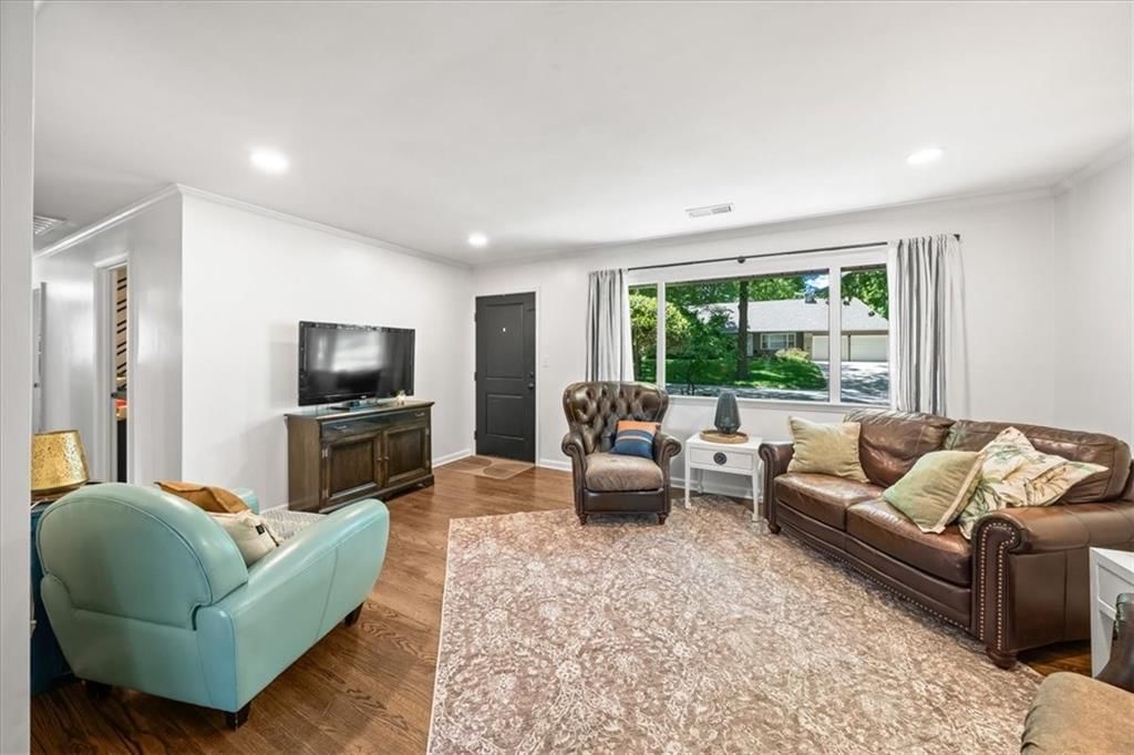 6325 Maple Drive — photo 4