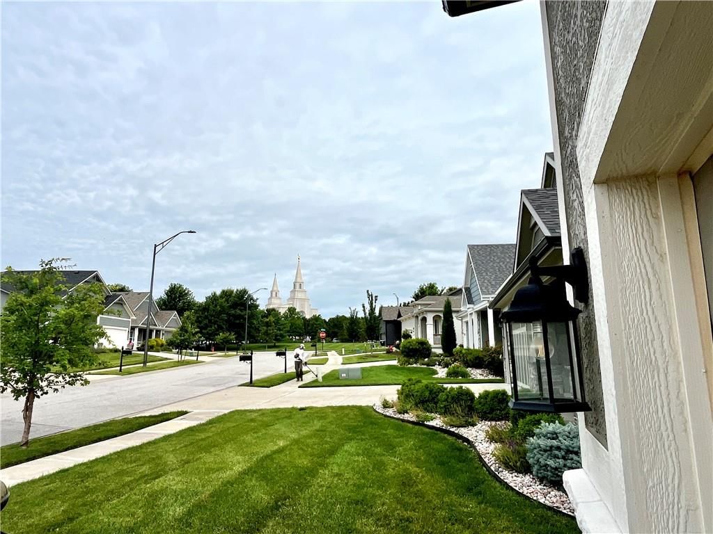 7029 N Cambridge Avenue — photo 3