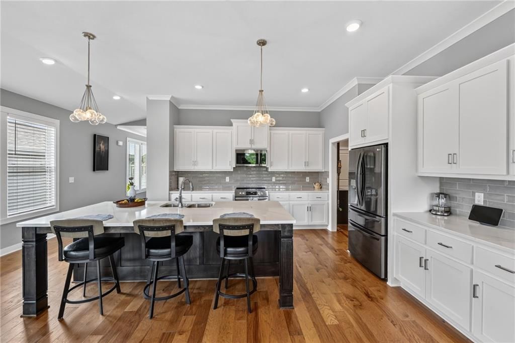 7029 N Cambridge Avenue — photo 8