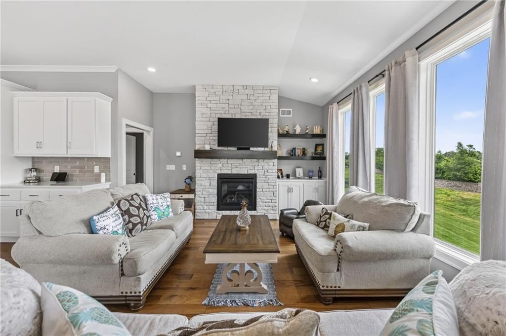 7029 N Cambridge Avenue — photo 15