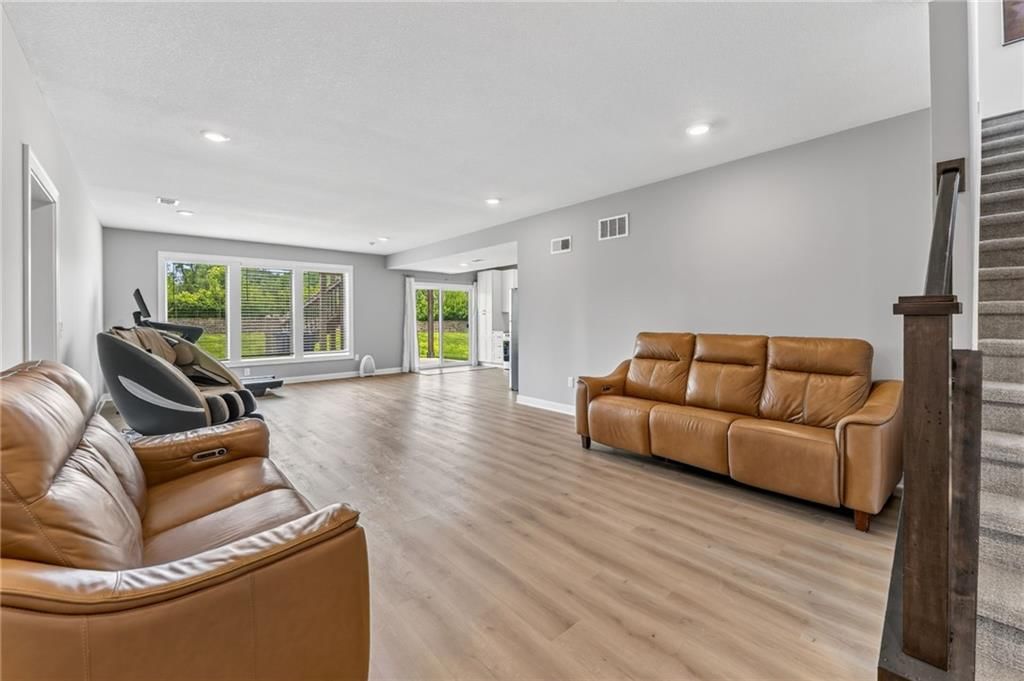 7029 N Cambridge Avenue — photo 16