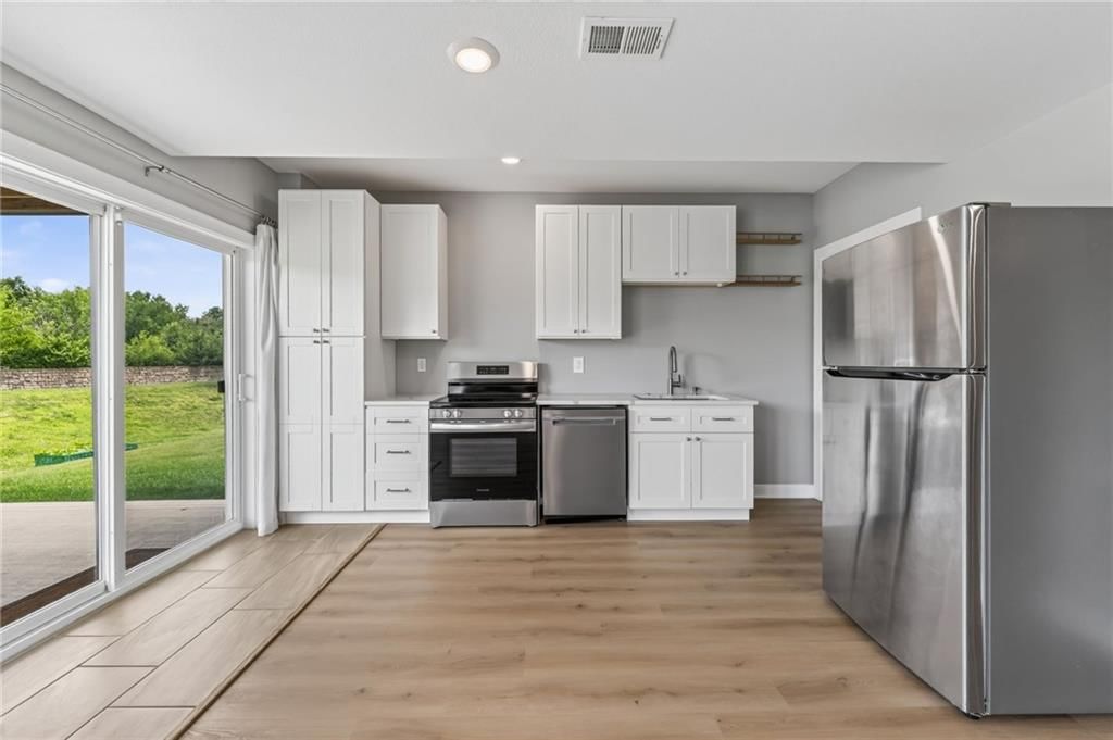 7029 N Cambridge Avenue — photo 18