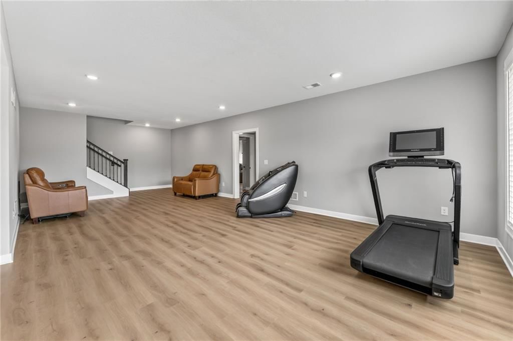 7029 N Cambridge Avenue — photo 19