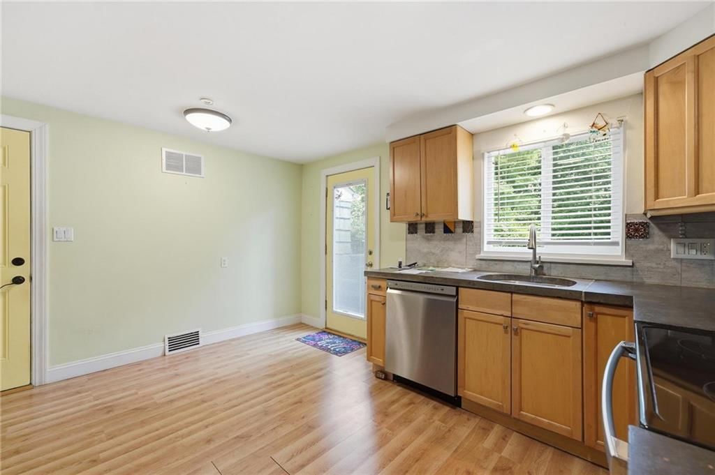 9507 Mcgee Street — photo 10