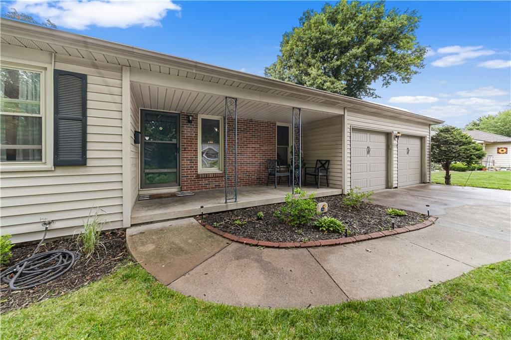 5216 Bond Street — photo 4