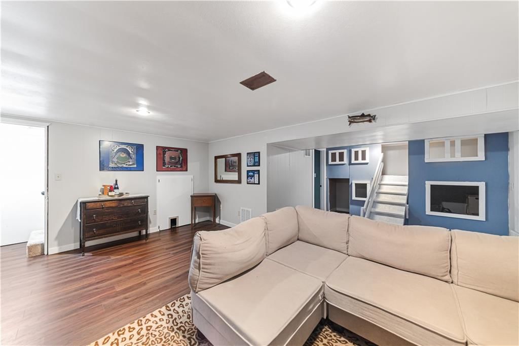 5216 Bond Street — photo 27