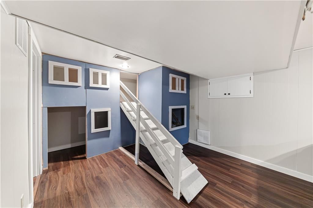 5216 Bond Street — photo 28