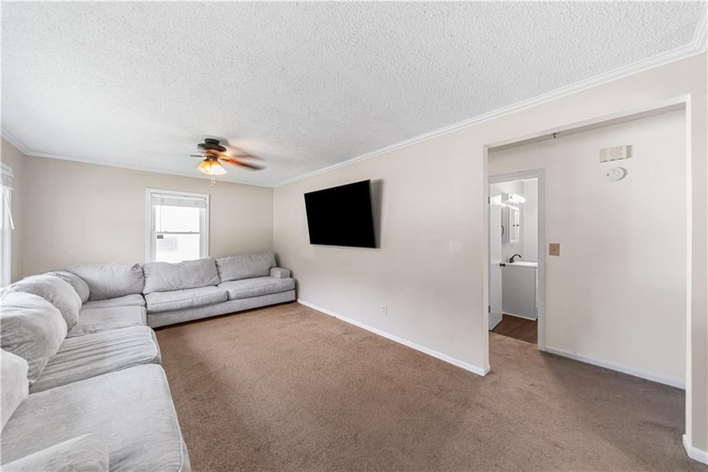 7606 W 66th Terrace — photo 9