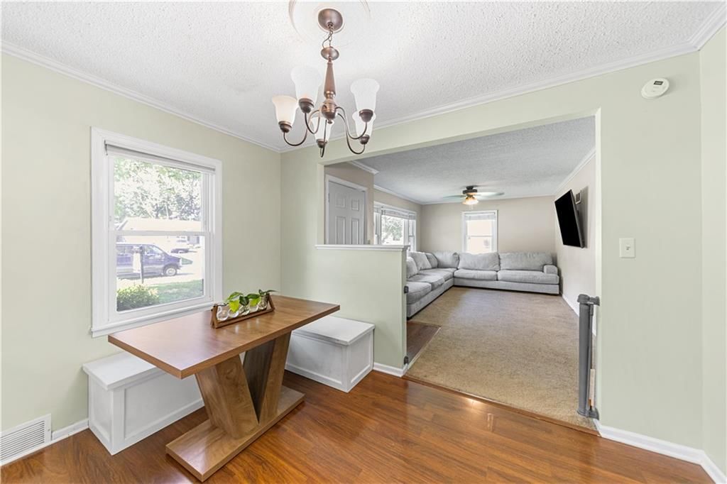 7606 W 66th Terrace — photo 10