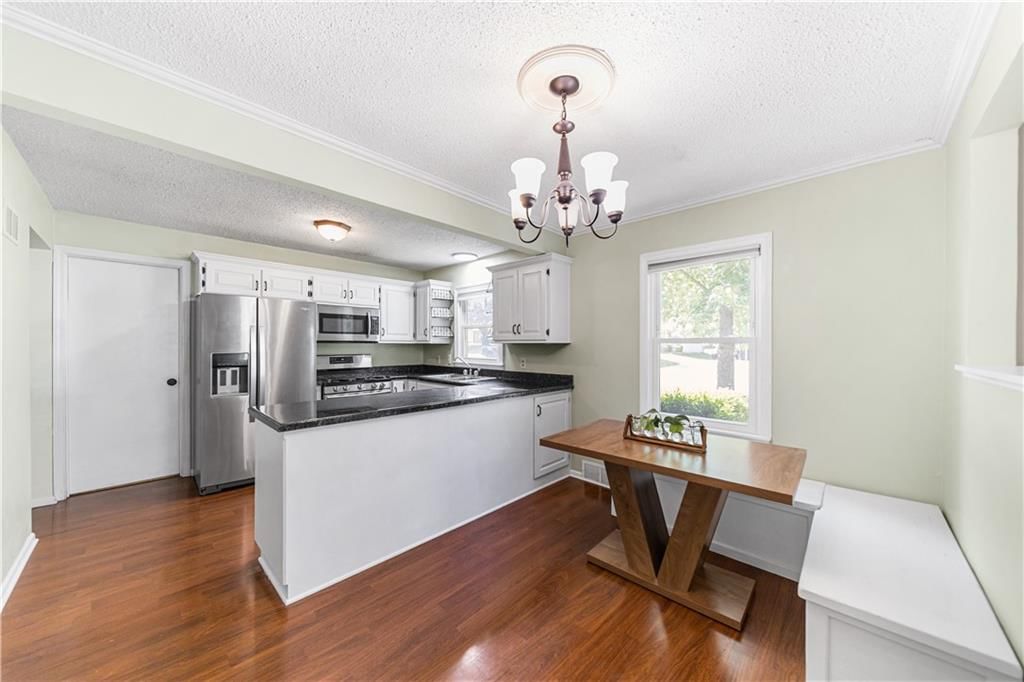 7606 W 66th Terrace — photo 11