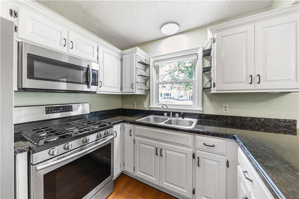 7606 W 66th Terrace — photo 12