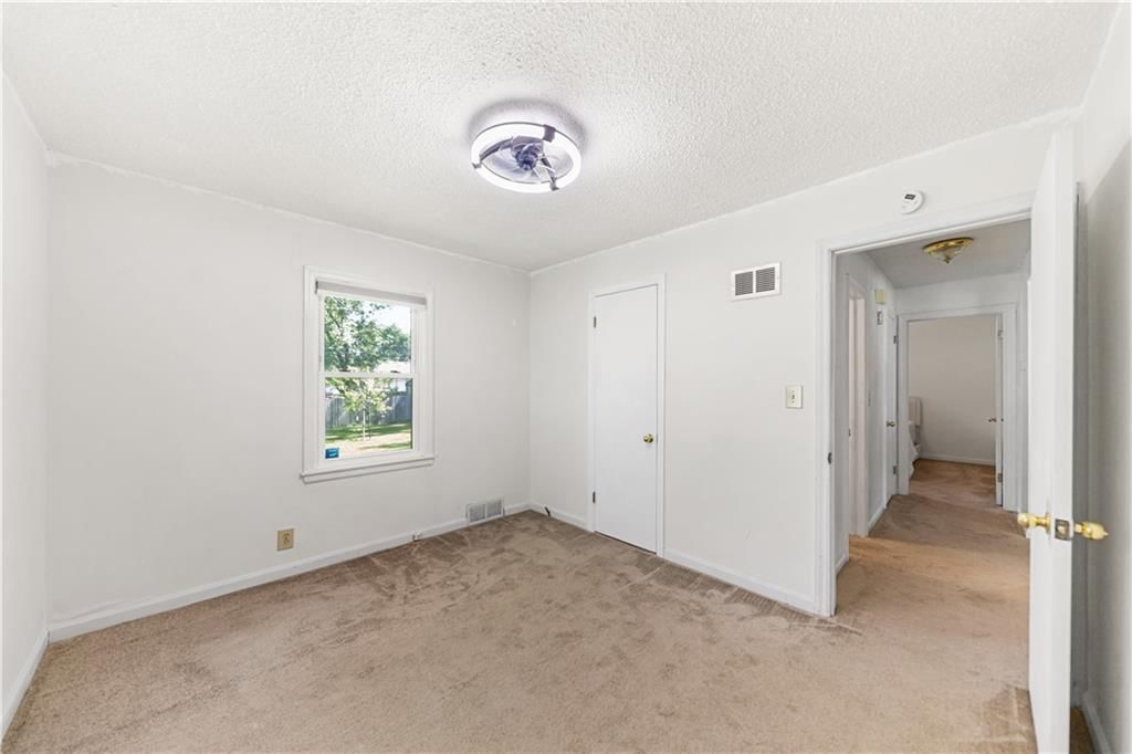 7606 W 66th Terrace — photo 19