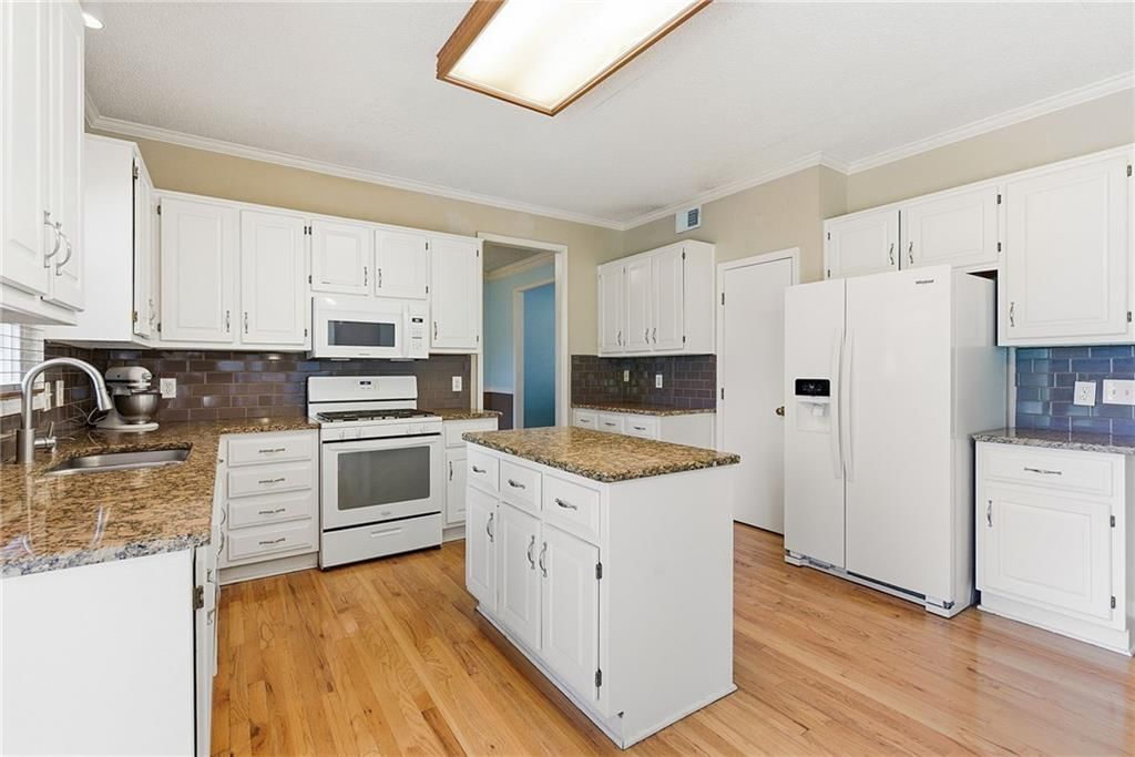 6702 W 156th Terrace — photo 13