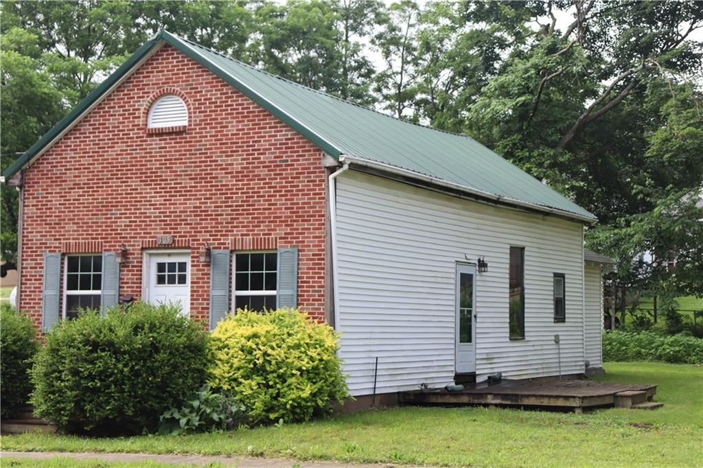 305 West Maple Street — photo 1