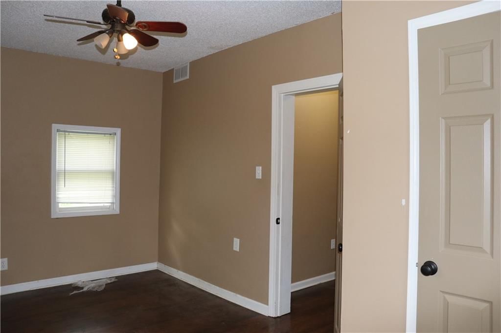 305 West Maple Street — photo 2