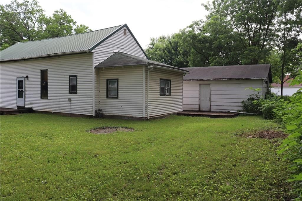 305 West Maple Street — photo 3