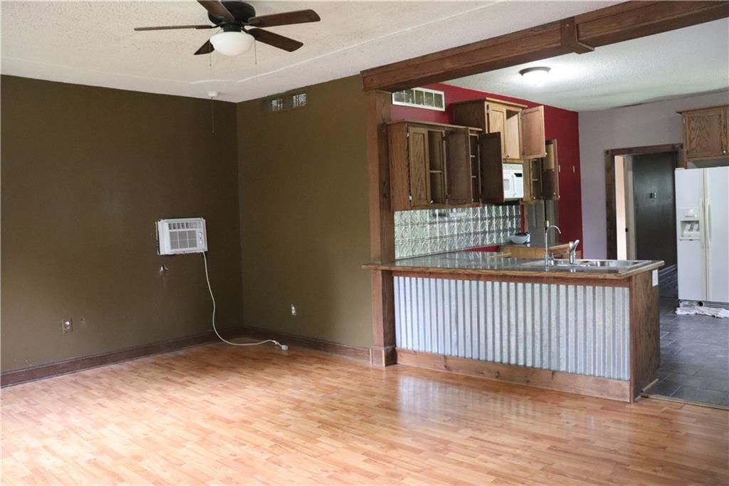 305 West Maple Street — photo 6