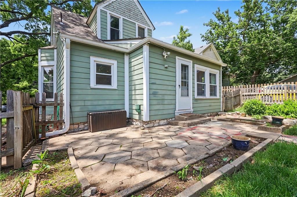 4027 Clark Avenue — photo 26