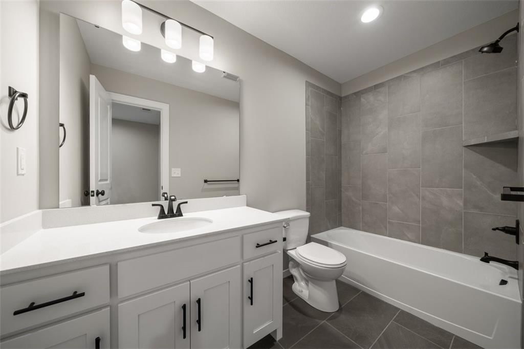 16973 W 164th Terrace — photo 14