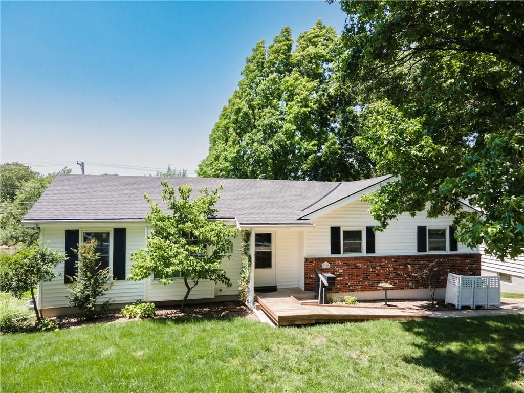 9912 Oakridge Drive — photo 1