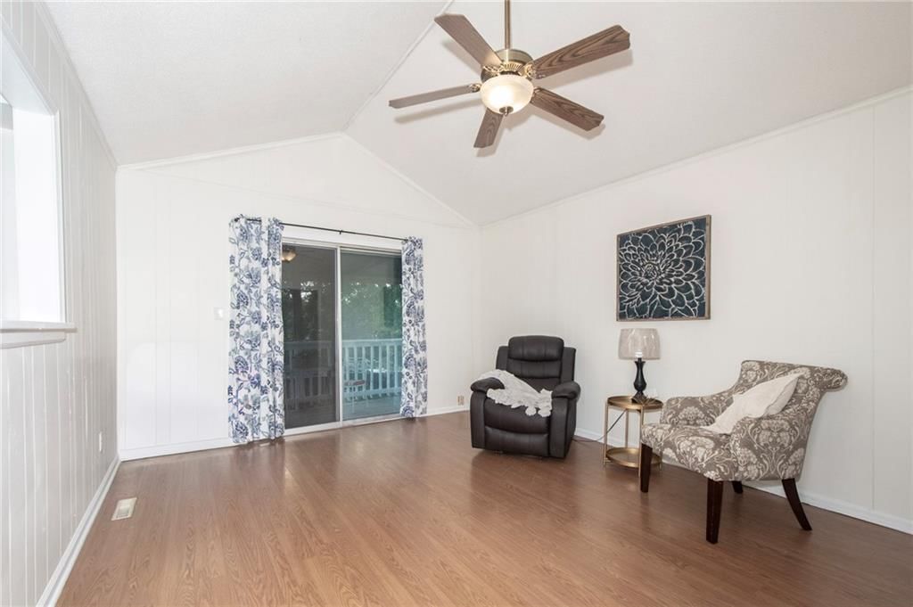 9912 Oakridge Drive — photo 10