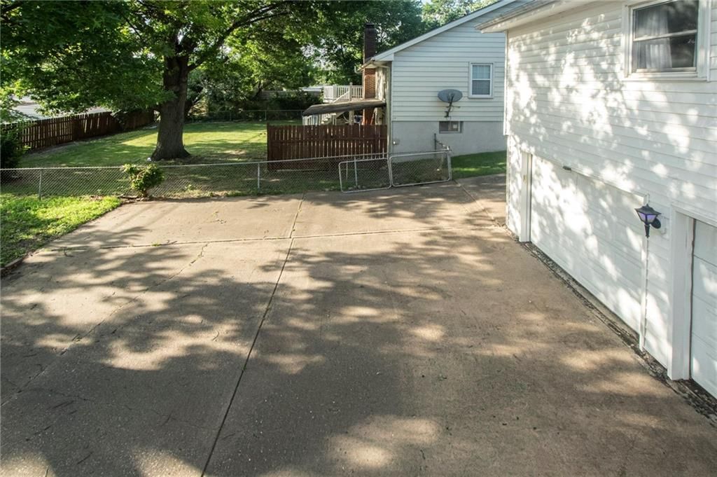 9912 Oakridge Drive — photo 23